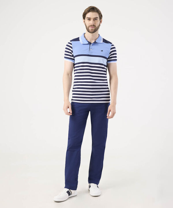 Polo Con Diseño De Bloques Y Franjas 