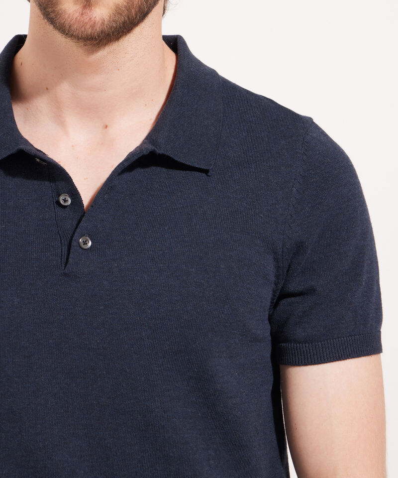 Polo Unicolor Cuello Y Puños En Rib