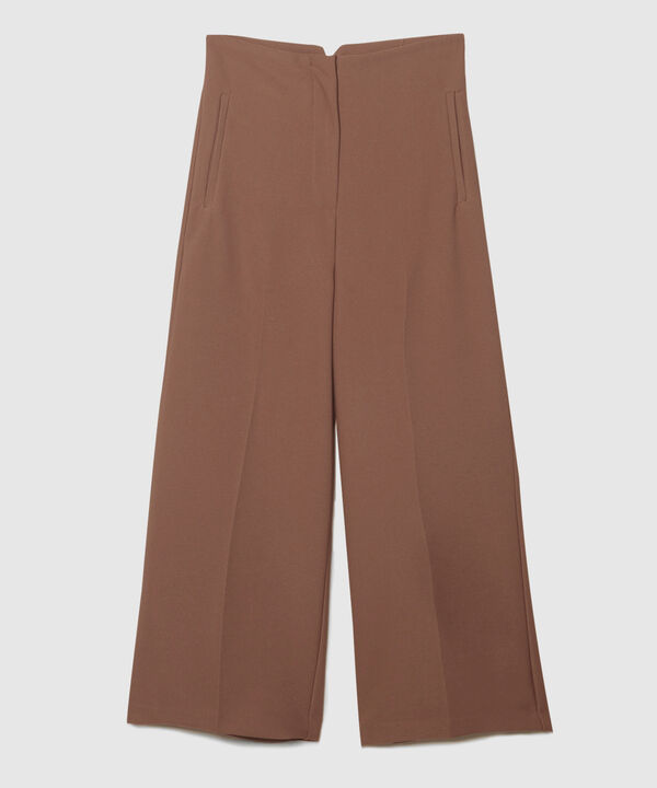 Pantalón Moda Unicolor, Tiro Alto Con Corte V En Pretina Posterior Y Ribetes Laterales, Serena