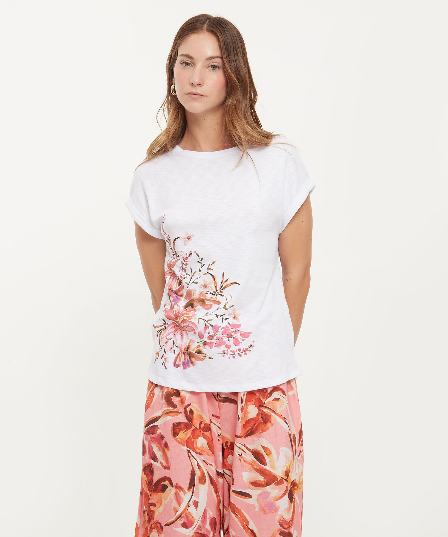 Pantalón Estampado Con Elástico En Cintura, Bolsillos Laterales Y Anudado Decorativo, Líneas