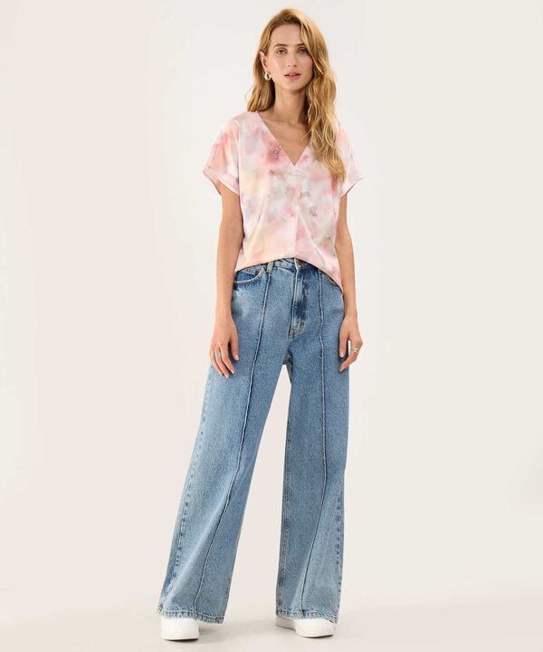 Blusa Estampada Escote en V image number null