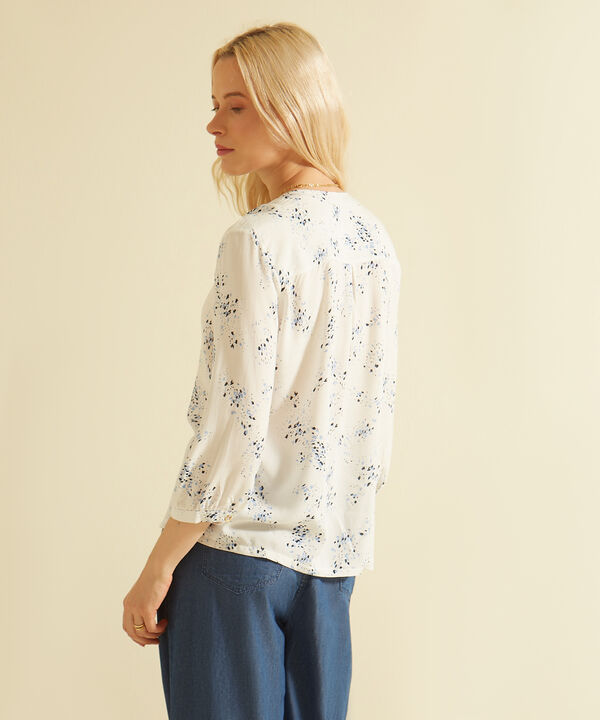Blusa Manga 3/4 Con Botones En Frente Estampada Monoproducto