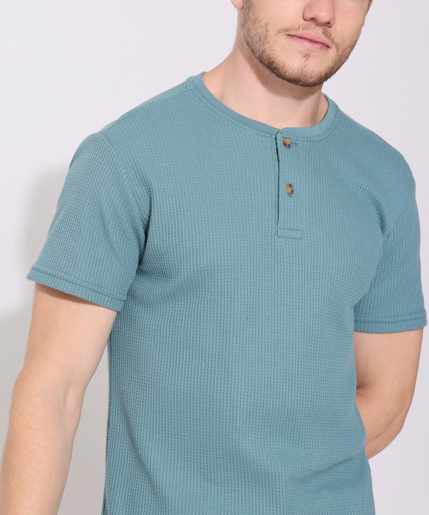 Camiseta Manga Corta Unicolor Cuello Henley