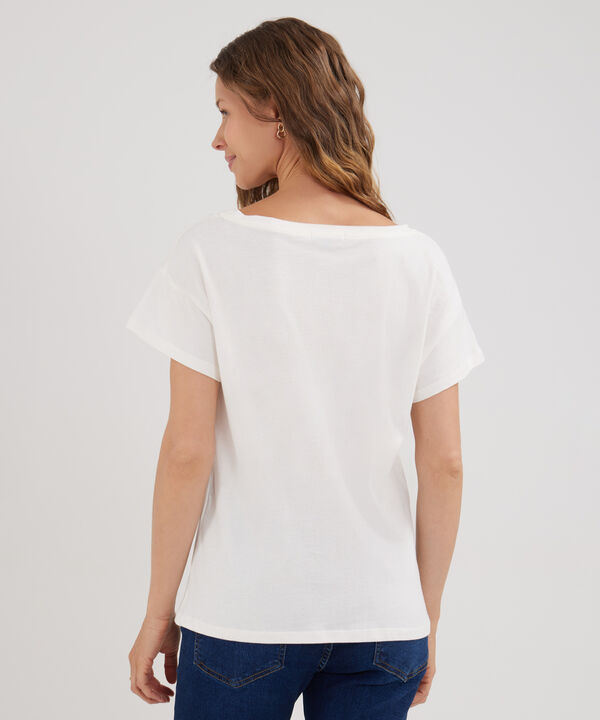 Camiseta Con Screen Y Bordado