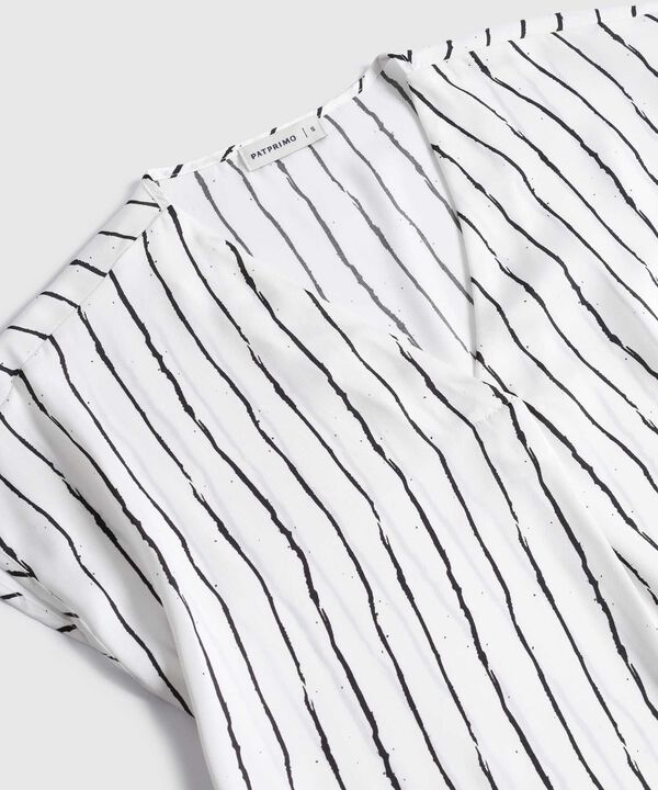 Blusa de Silueta Fluida y Escote en V Para Mujer