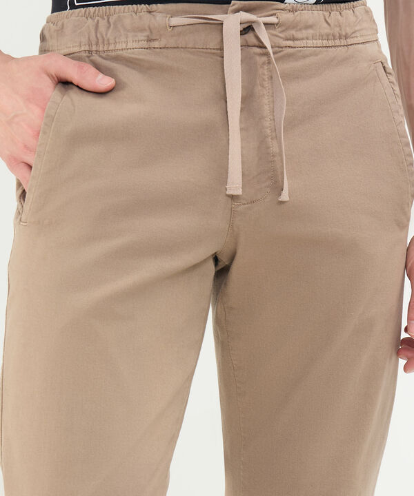 Jogger Casual image number null
