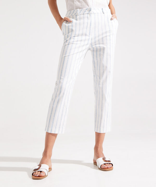 Pantalón Capri Con Estampado Floral