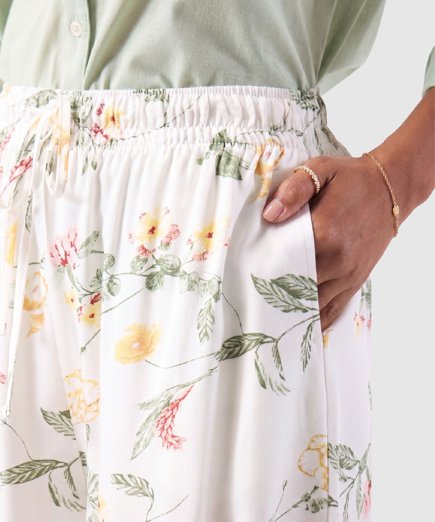 Pantal&oacute;n Bota Ancha Con Cord&oacute;n Para Mujer