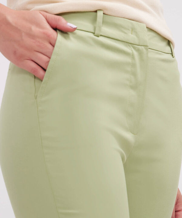 Pantalón Capri  Unicolor image number null