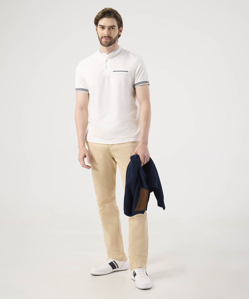 Polo Con Diseño En Contraste 