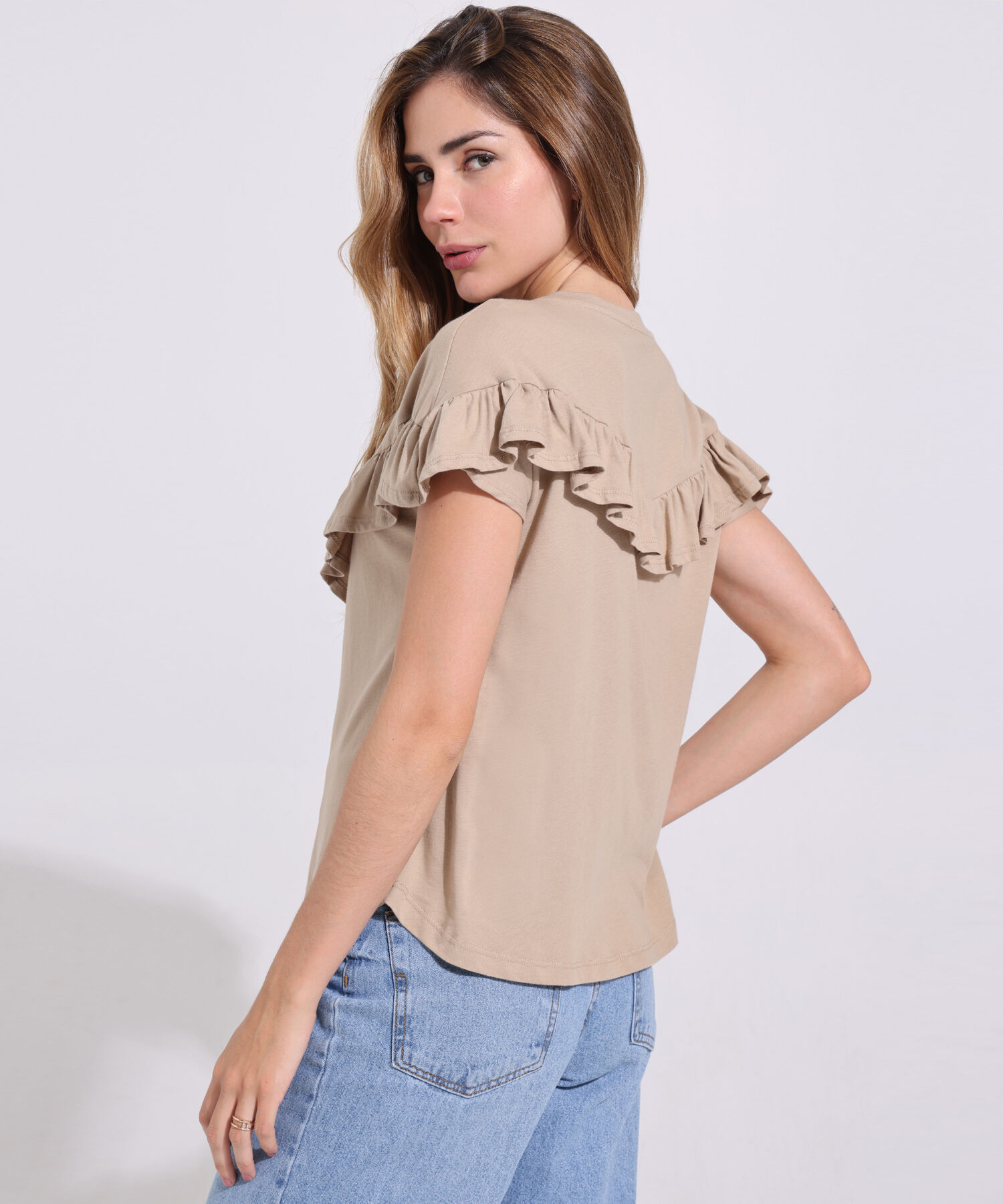 Camiseta Cuello Redondo Con Bolero En Frente Y Espalda