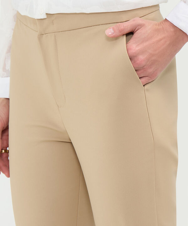 Pantalón Capri con Taches