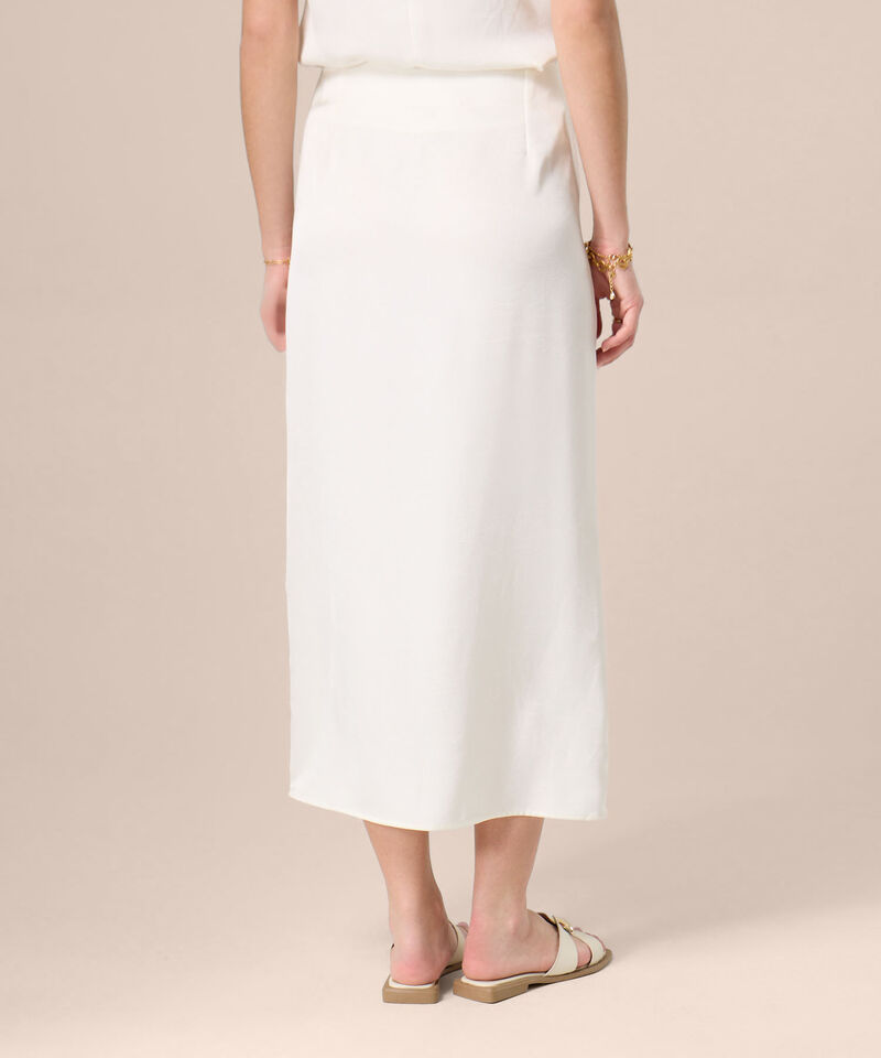 Falda Midi Unicolor Con Sesgo