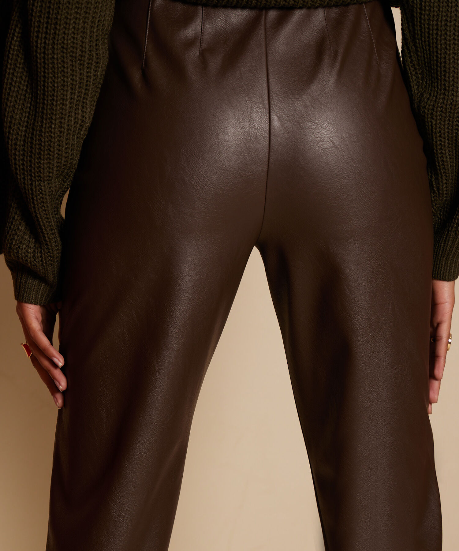 Leggings Preteñido Con Corte En Frente