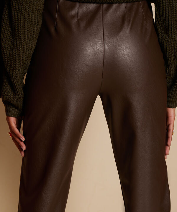 Leggings Preteñido Con Corte En Frente