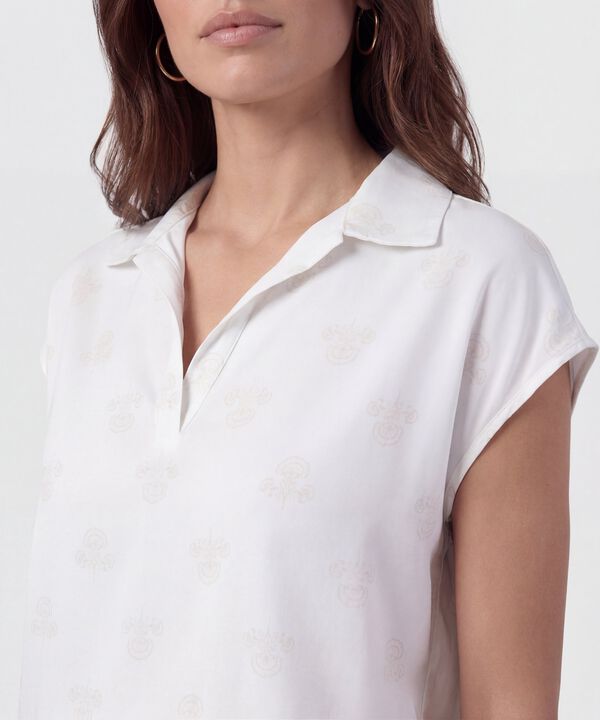 Blusa Tipo Polo Fluida Para Mujer