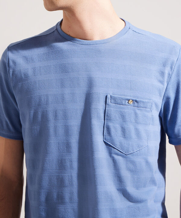 Camiseta Unicolor, Cuello Redondo Con Bolsillo De Parche image number null