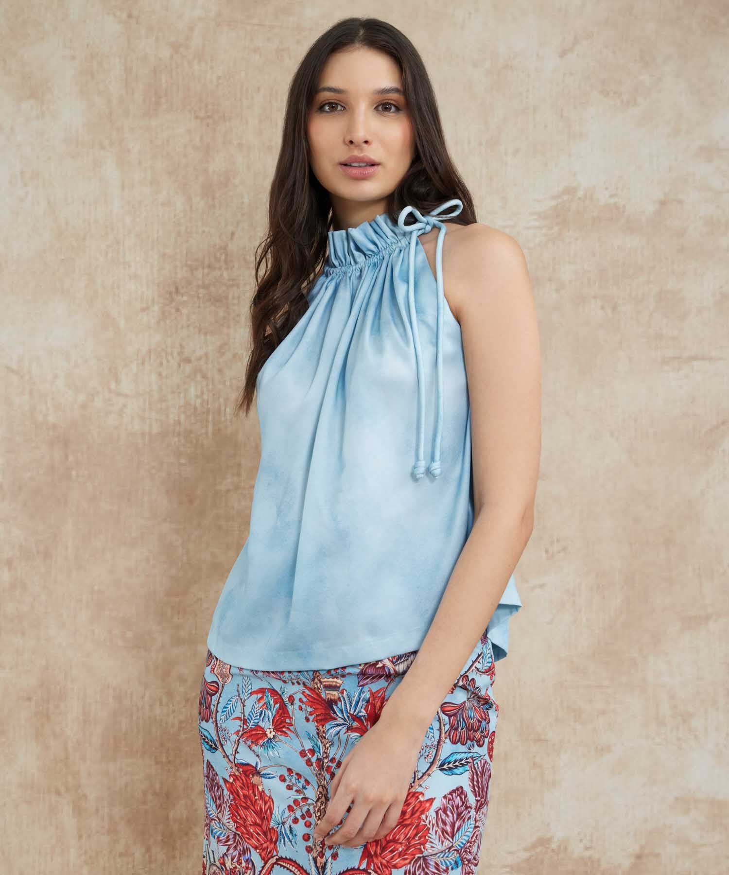 Blusa Con Tunel En Escote  Campaña Beatriz Camacho