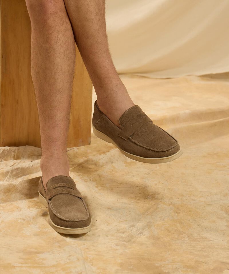 Mocas&iacute;n de Antelina Elegante con Suela de Contraste Para Hombre