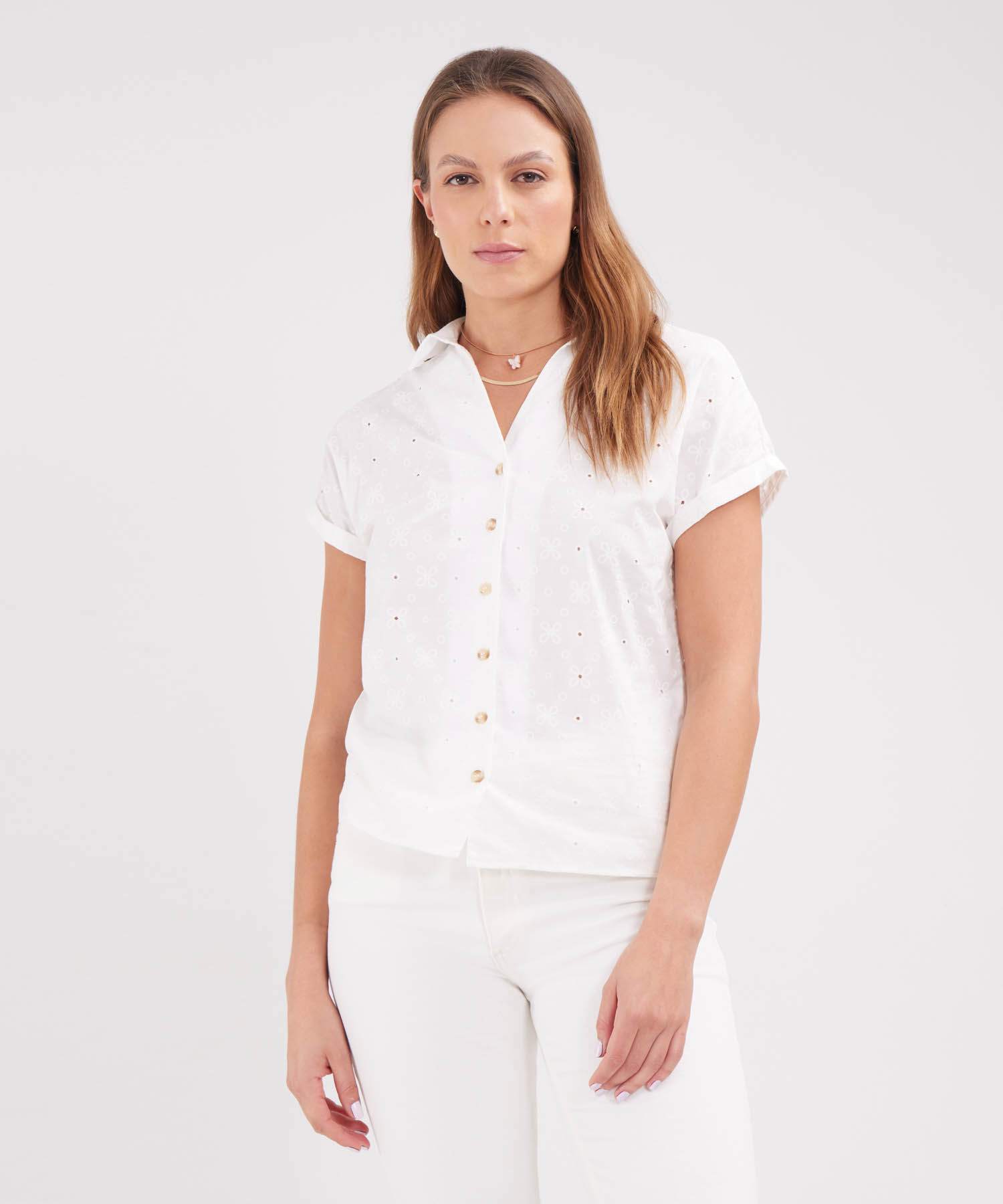 Camisa blanca estampada mujer best sale