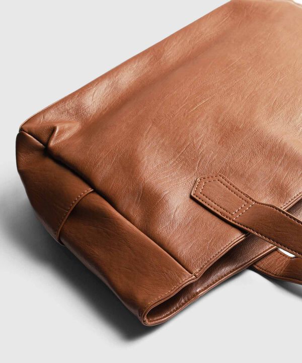 Bolso En Efecto Cuero image number null