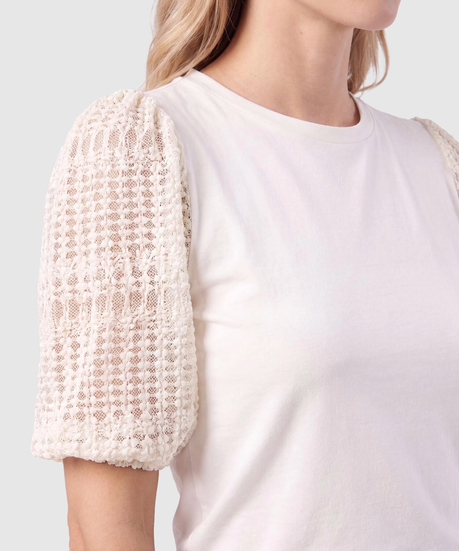 Camiseta Con Mangas Texturizadas Para Mujer