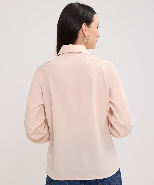 Camisa Unicolor Con Casquetes