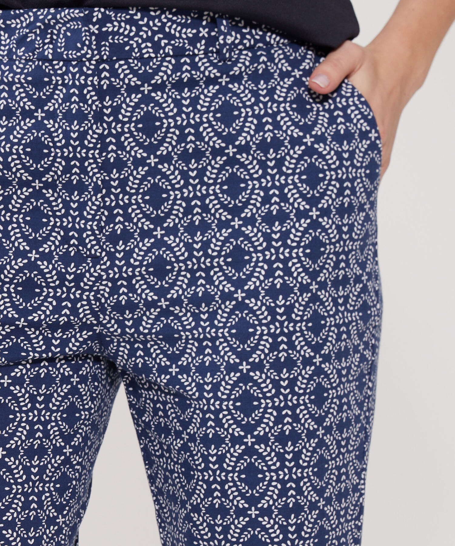 Pantalón Capri Con Estampado Floral