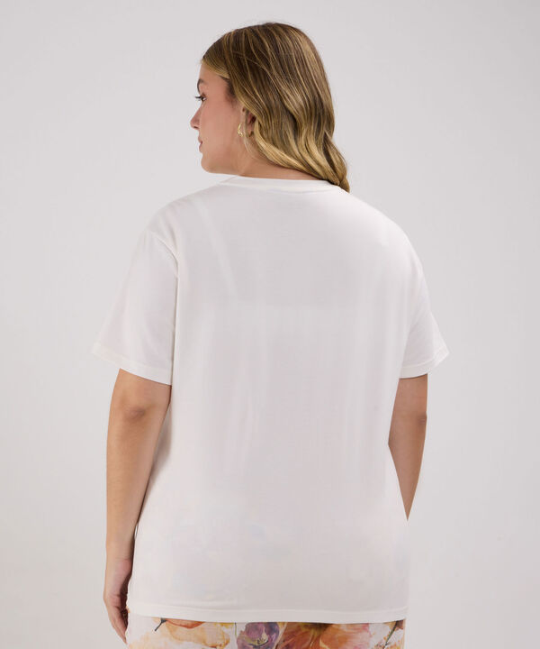 Camiseta Unicolor Con Bordado A Tono