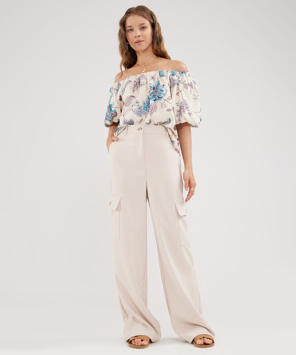 Pantalón Tipo Cargo Unicolor image number null