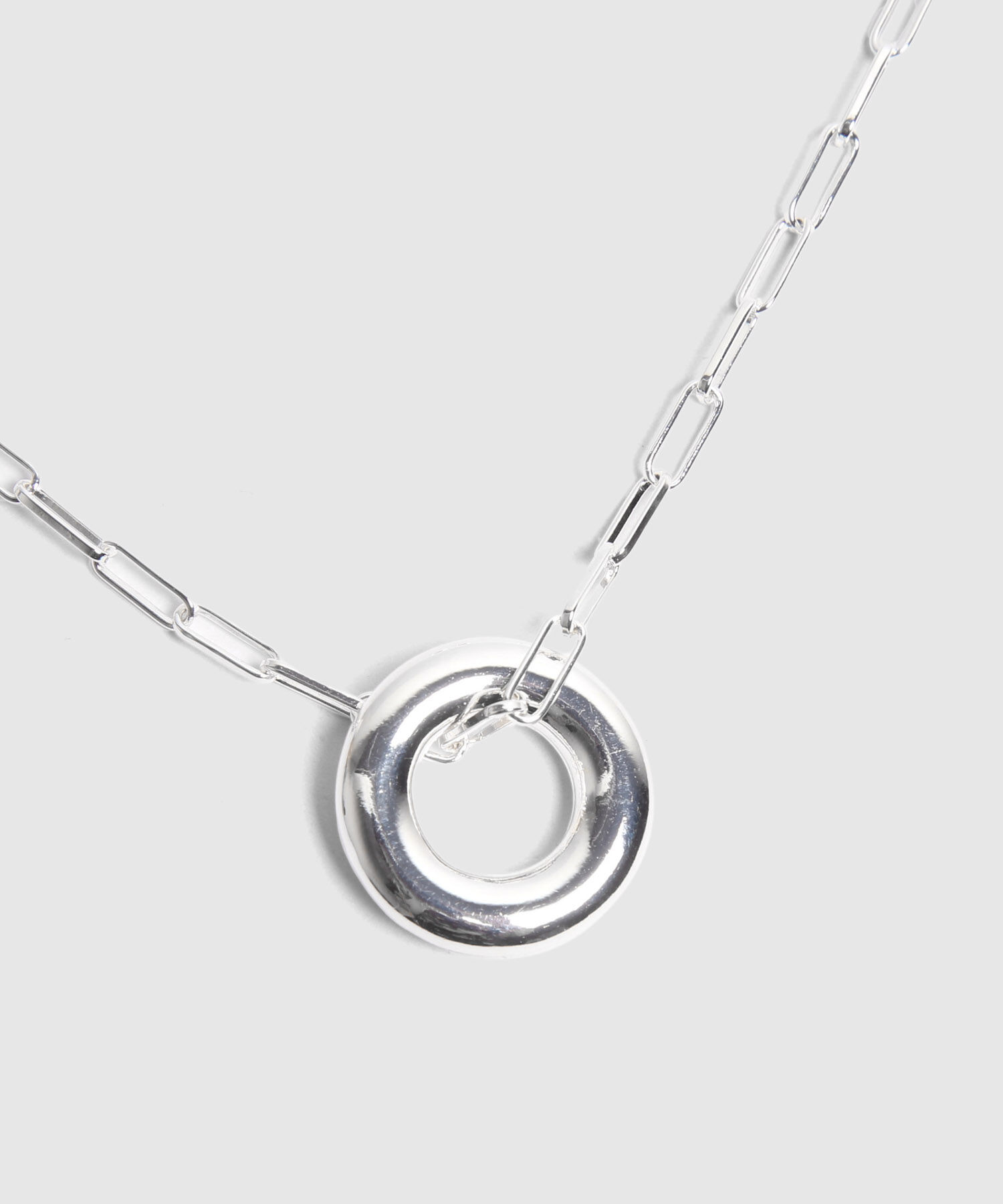 Set Plateado De Collar Y Aretes Con Aros 