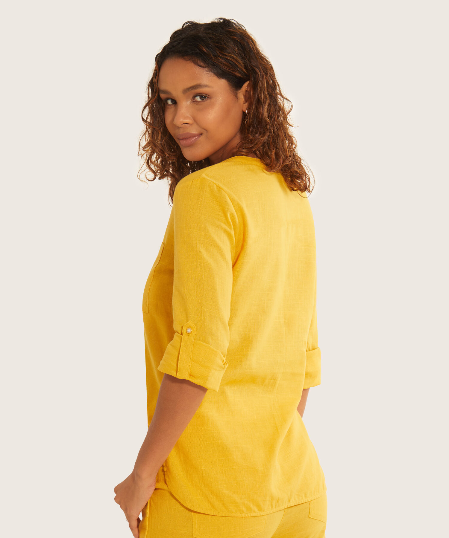 Blusa Cuello Mao Con Bolsillos Mujer
