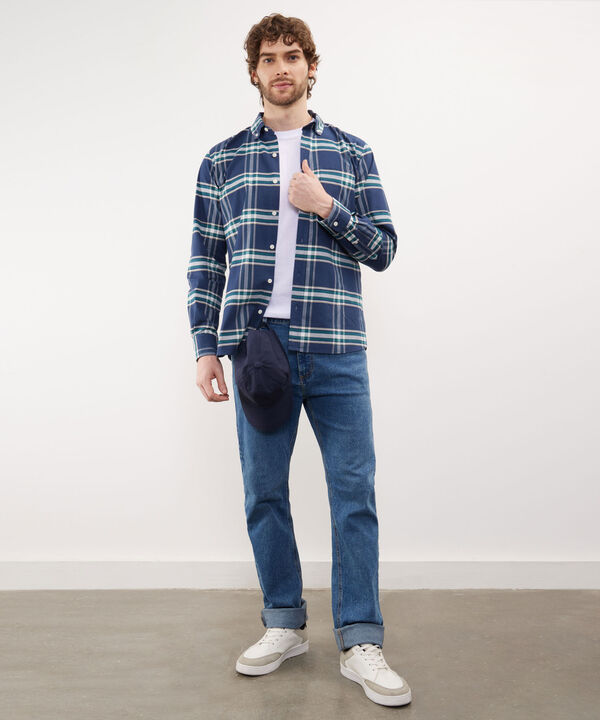 Camisa Manga Larga Button Down Prete&ntilde;ido