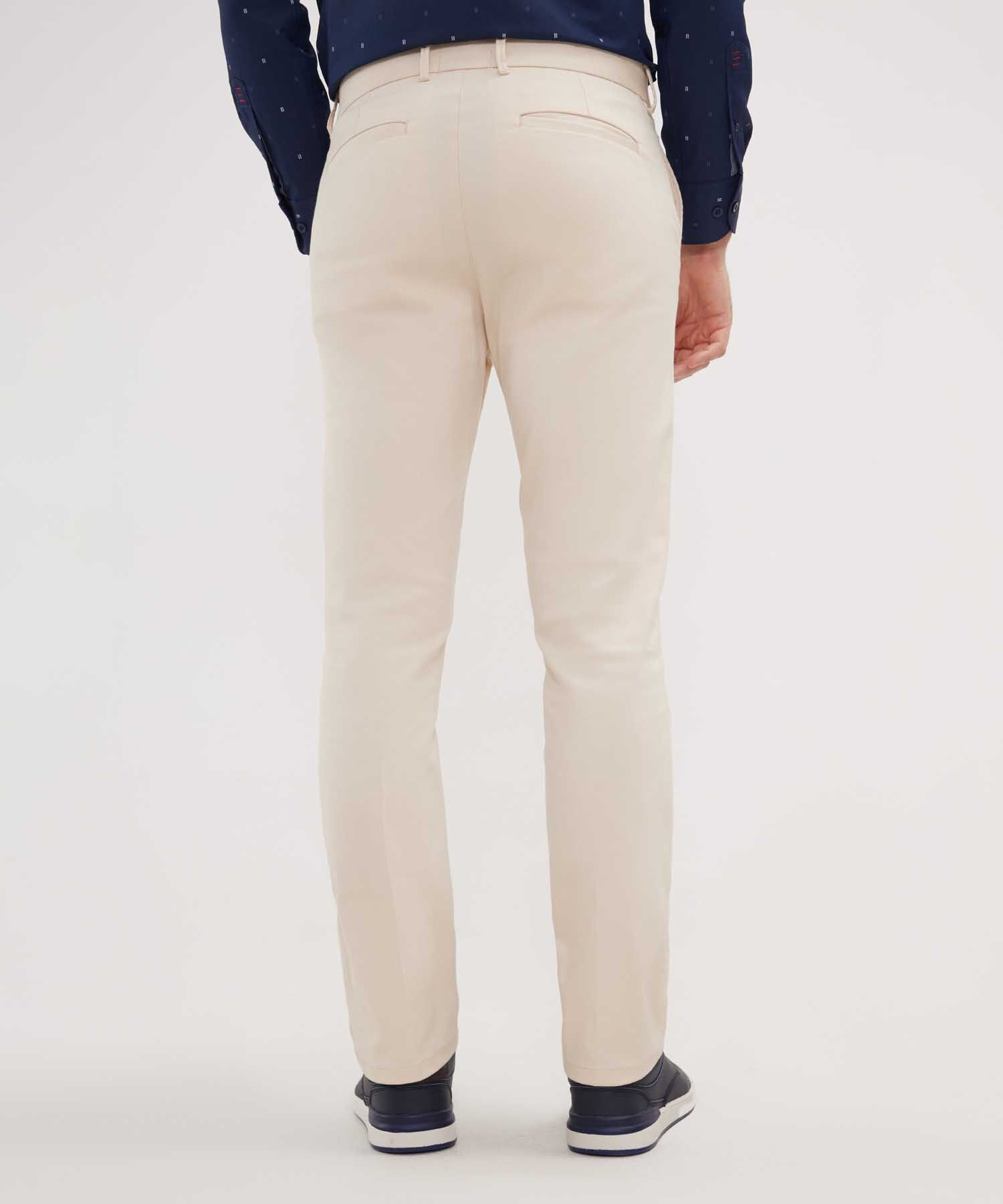 Pantalon Chino Unicolor Silueta Regular Fit