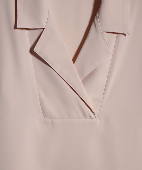 Blusa Unicolor Cuello Resort