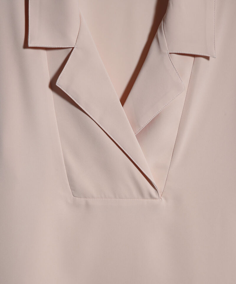 Blusa Unicolor Cuello Resort