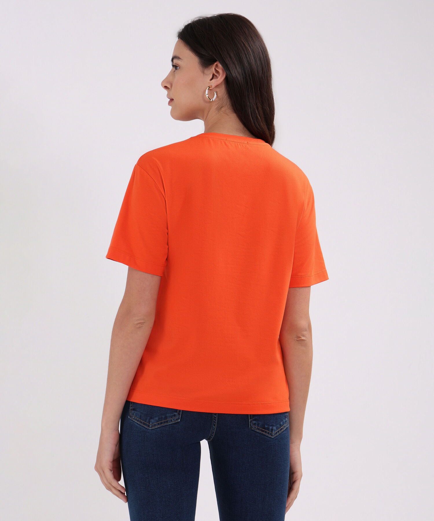 Camiseta Unicolor Con Bordado