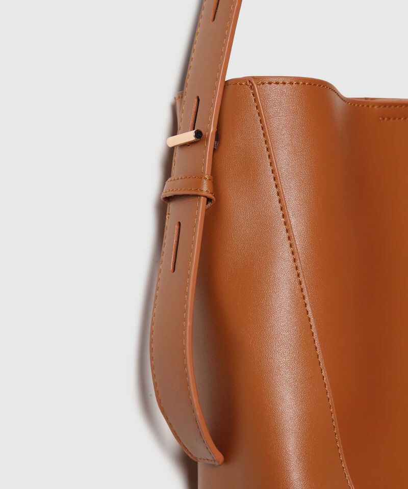 Bolso de Mano en Efecto Cuero