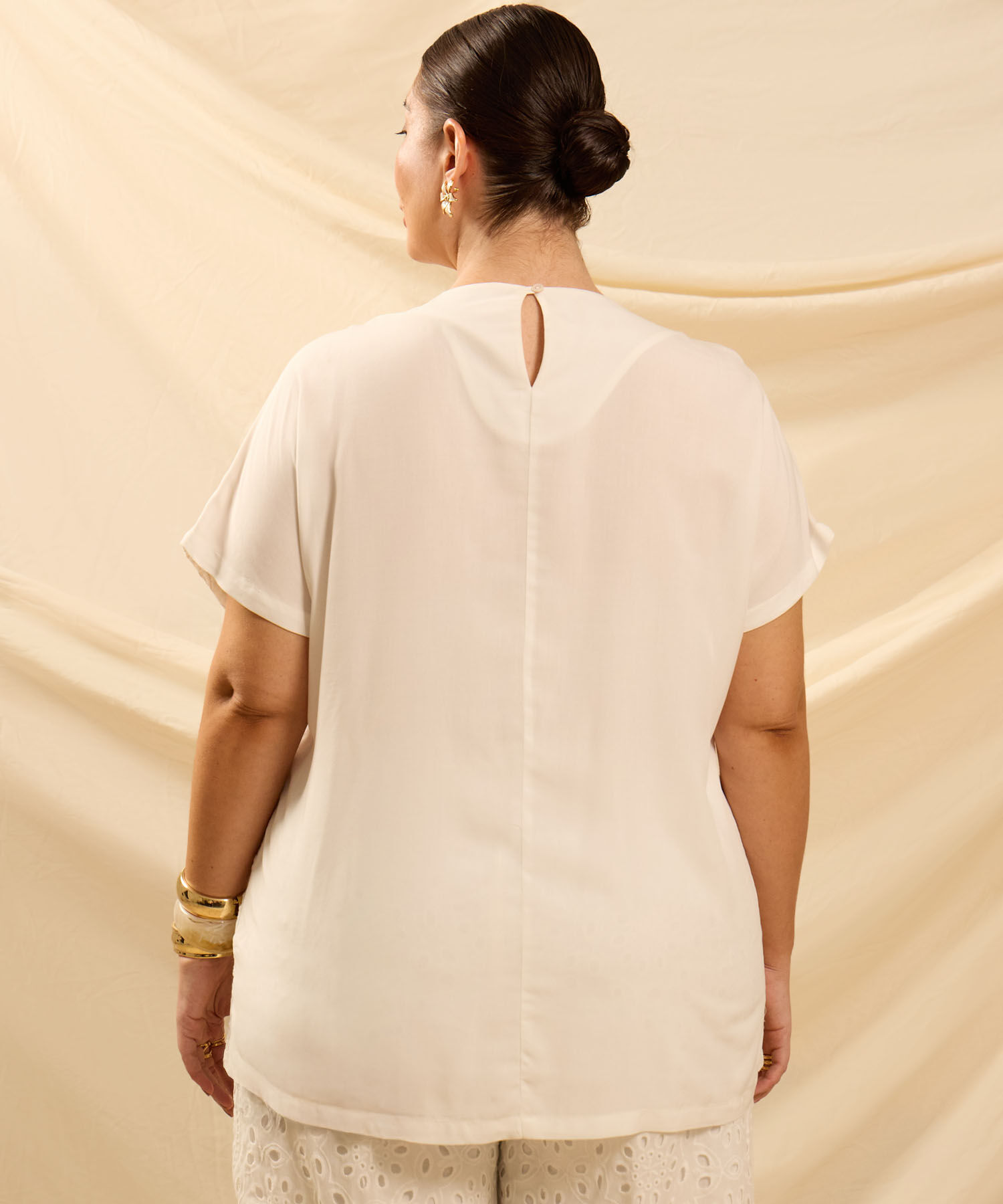 Blusa de Manga Corta en Ojalillo para Mujer Curvy