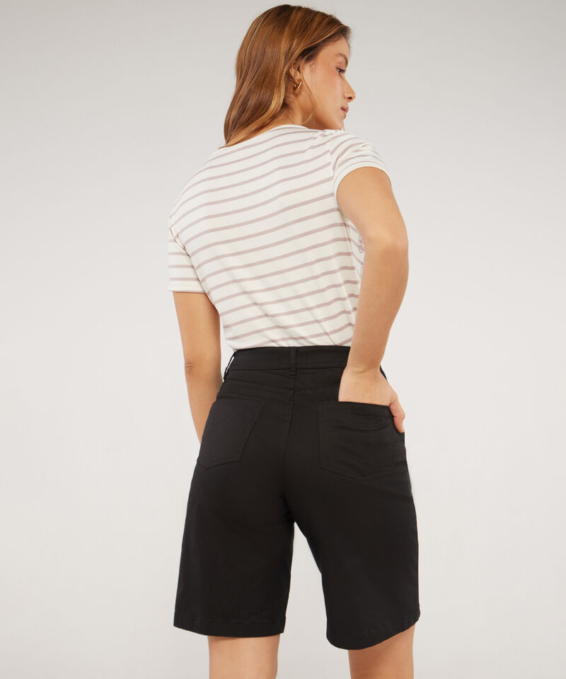 Bermuda Unicolor, 5 Bolsillos Tipo Culotte Con Bota Semi Campana, Carmin