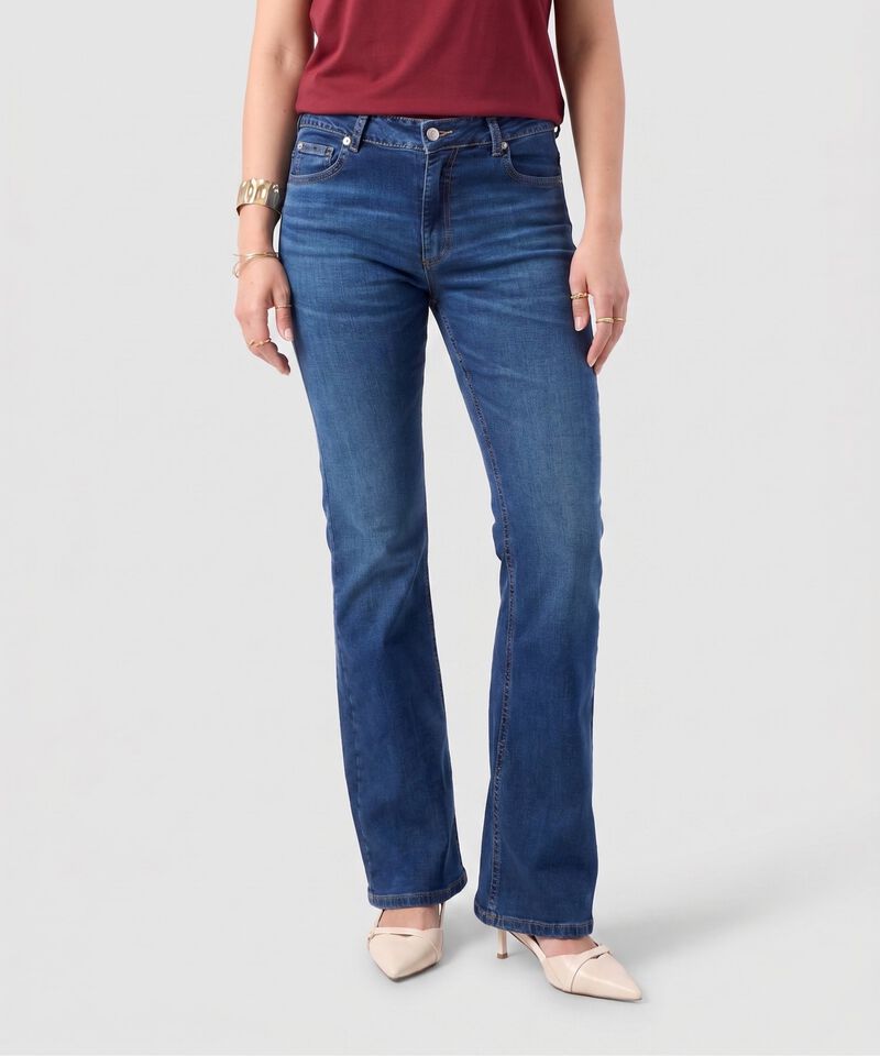 Jeans Bota Flare Silueta Ajustada Mujer