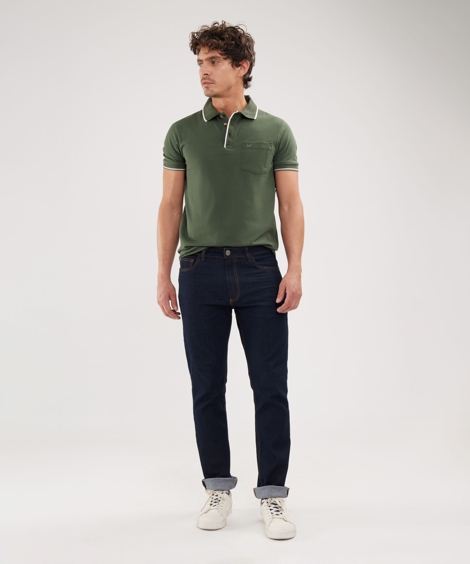 Polo Unicolor, Cuello, Pu&ntilde;os Y Pechera Tejida Con Bolsillo, Silueta Slim Fit