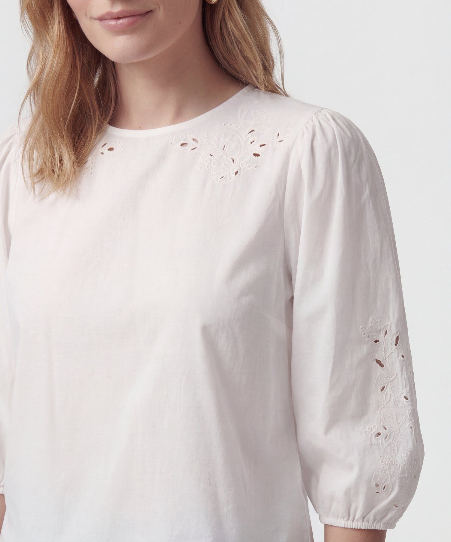 Blusa Manga 3/4 Bordada