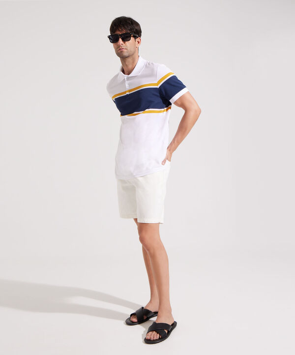 Polo con Diseño de Franjas