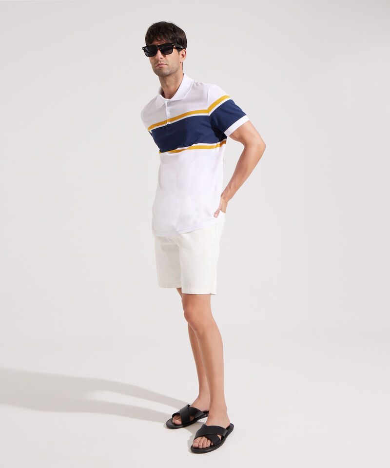 Polo con Diseño de Franjas