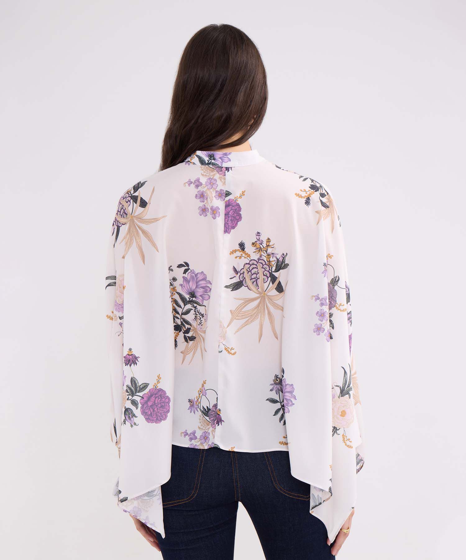 Blusa Estampada Tipo Capa Manga Larga