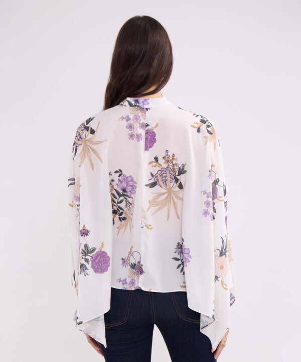 Blusa Estampada Tipo Capa Manga Larga