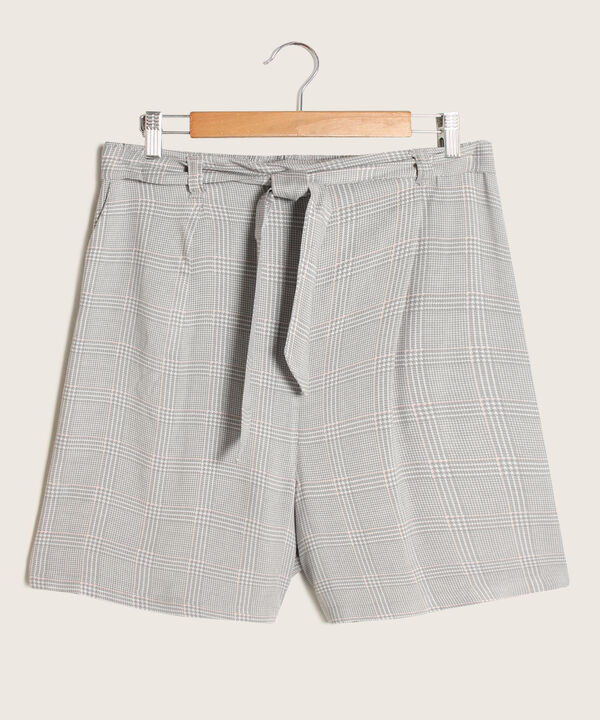 Bermuda Estampada Con Cinturón
