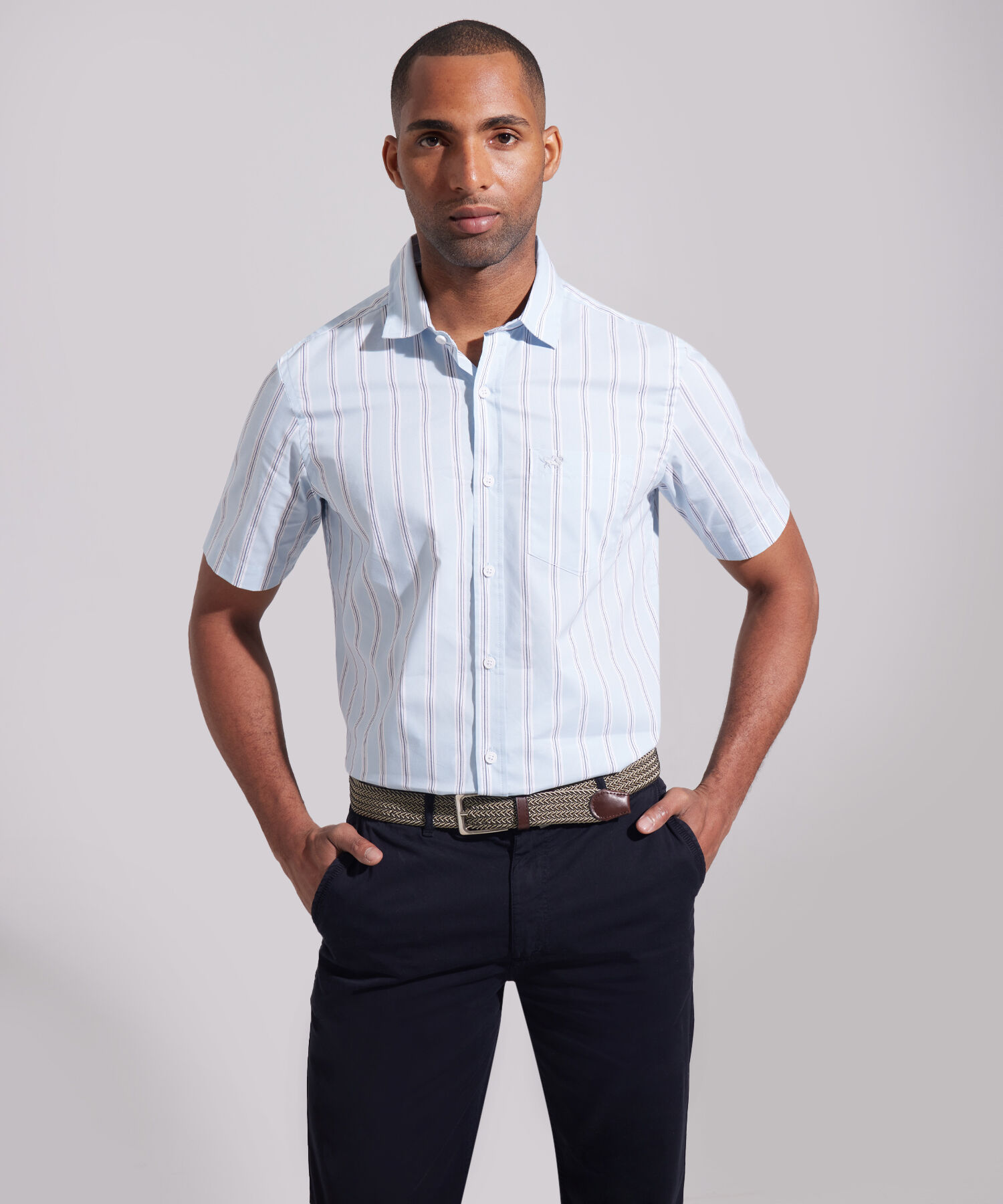 Camisa Preteñida Manga Corta Con Bolsillo Y Silueta Regular Fit