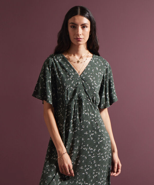 Vestido Estampado Manga Corta Kimono Con Cuello Cruzado Y Silueta Fluida